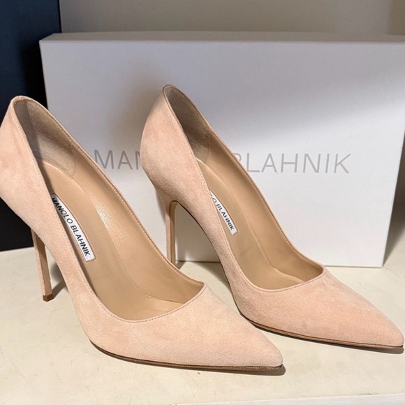 Manolo Blahnik Shoes - Manolo Blahnik BLUSH PINK Suede Heels